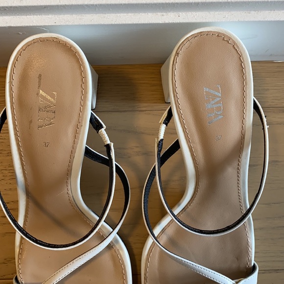 Zara White Strappy Sandal with Block Heel - Picture 2 of 5